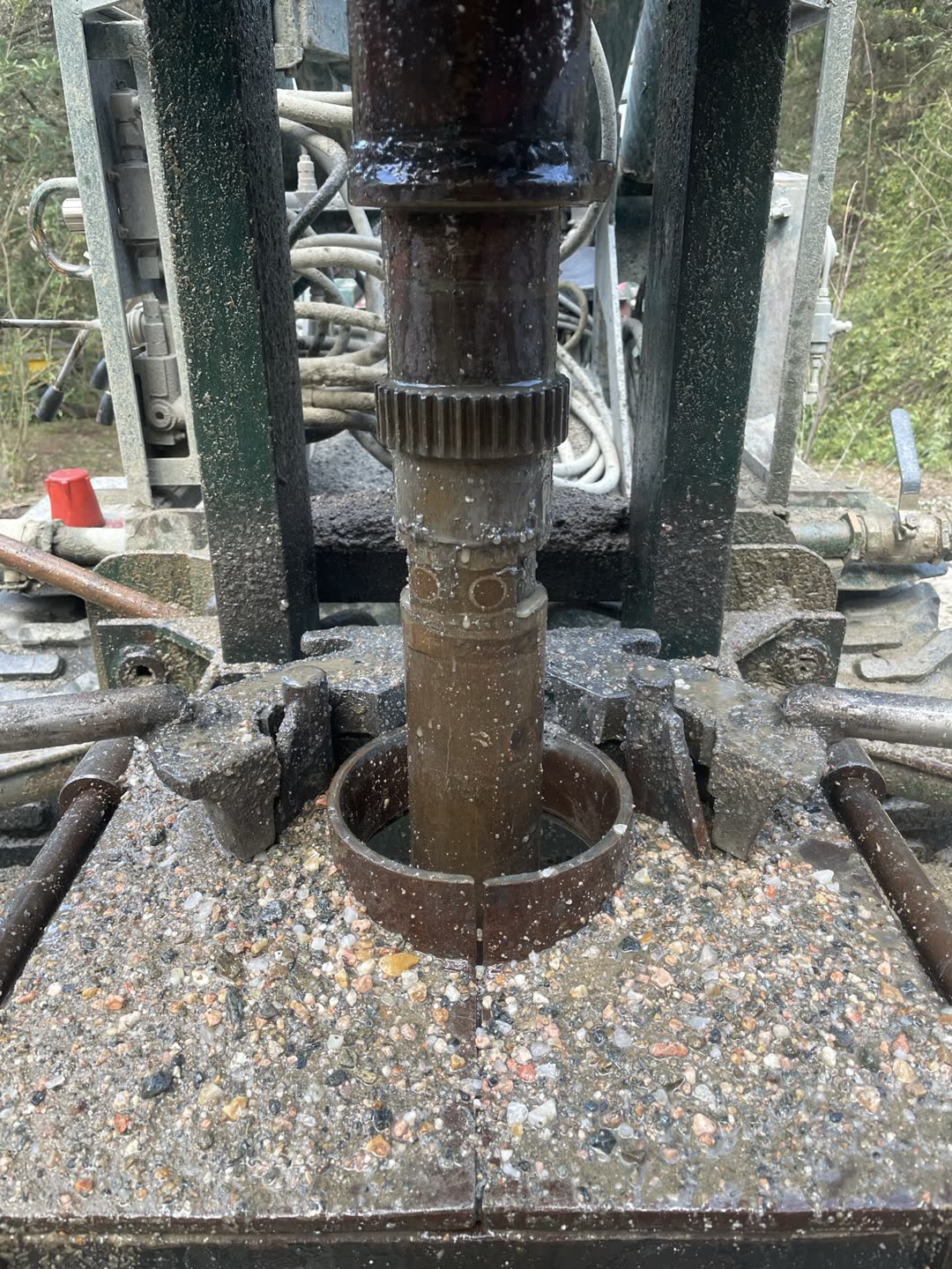 Drill rod and rotary table of a Rocca rig on site